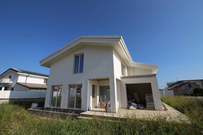Villa in vendita a Davoli