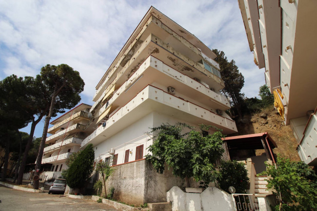 Appartamento in vendita a Stalettì