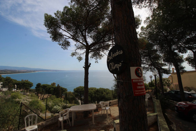 Appartamento in vendita a Stalettì