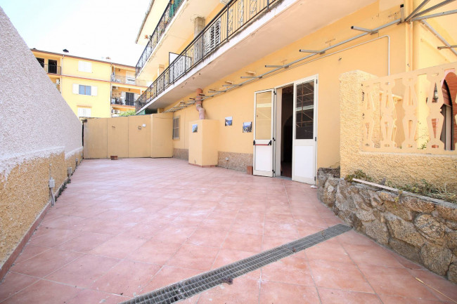 Locale commerciale in vendita a Montepaone