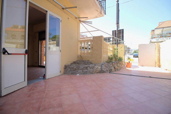 Locale commerciale in vendita a Montepaone