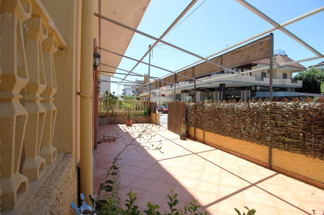 Locale commerciale in vendita a Montepaone