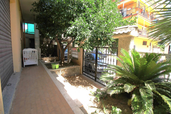 Locale commerciale in vendita a Montepaone