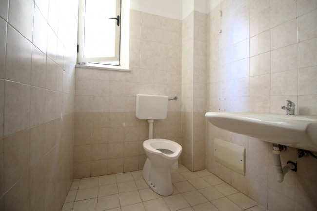 Locale commerciale in vendita a Montepaone