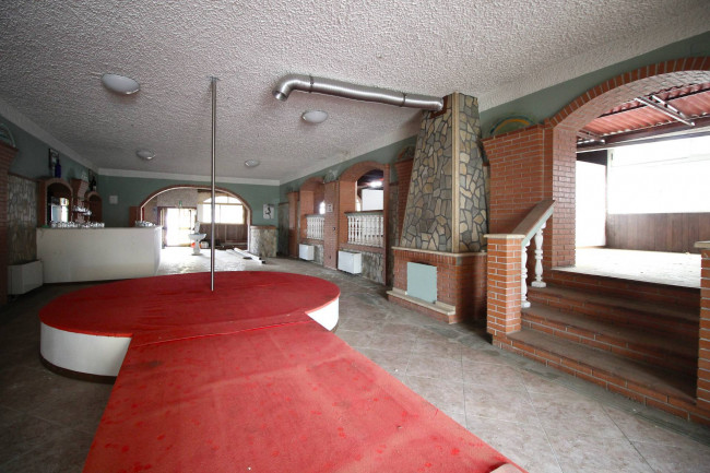 Locale commerciale in vendita a Montepaone