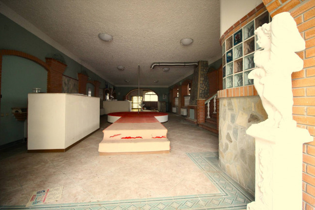 Locale commerciale in vendita a Montepaone