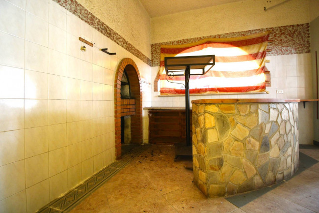 Locale commerciale in vendita a Montepaone