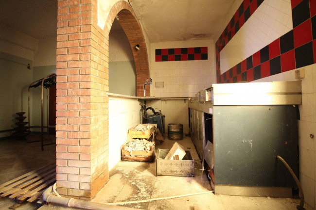 Locale commerciale in vendita a Montepaone