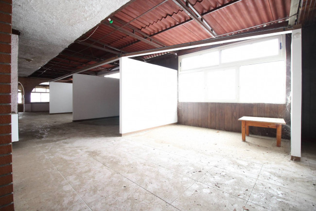 Locale commerciale in vendita a Montepaone