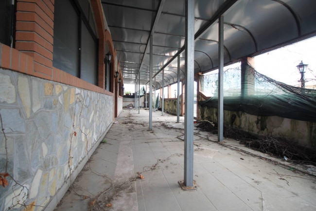 Locale commerciale in vendita a Montepaone