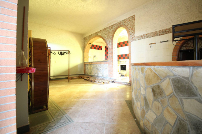 Locale commerciale in affitto a Montepaone