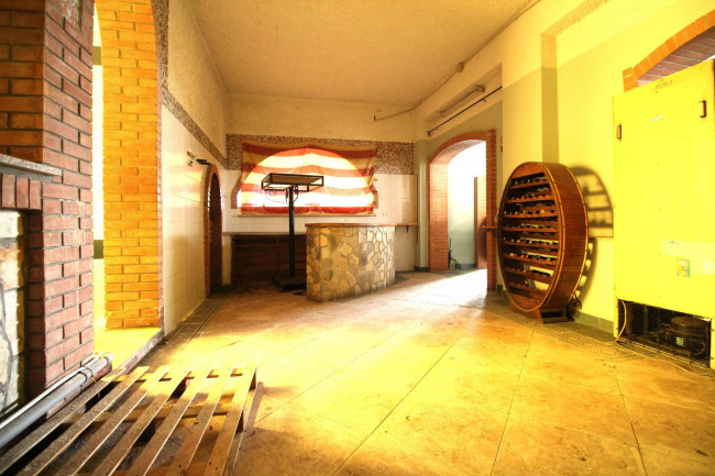 Locale commerciale in affitto a Montepaone