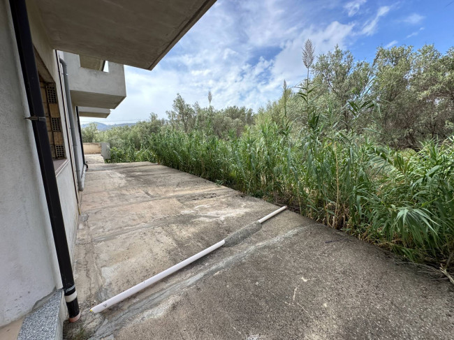 Locale commerciale in vendita a Satriano