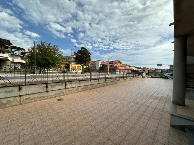 Locale commerciale in vendita a Satriano
