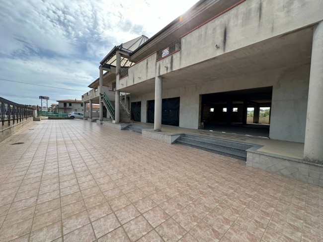 Locale commerciale in vendita a Satriano
