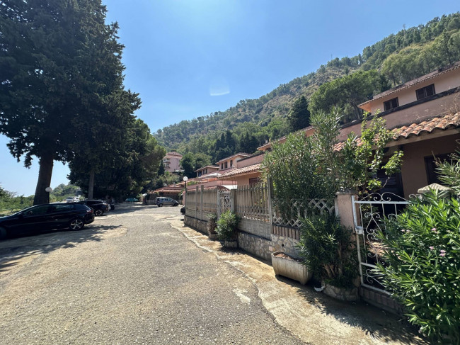 Appartamento in vendita a Stalettì