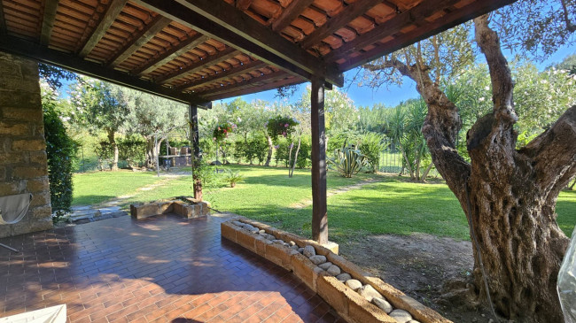 Villa in affitto a Stalettì