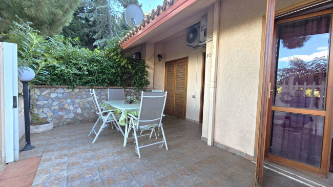 Appartamento in vendita a Stalettì