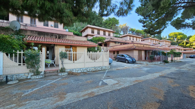 Appartamento in vendita a Stalettì