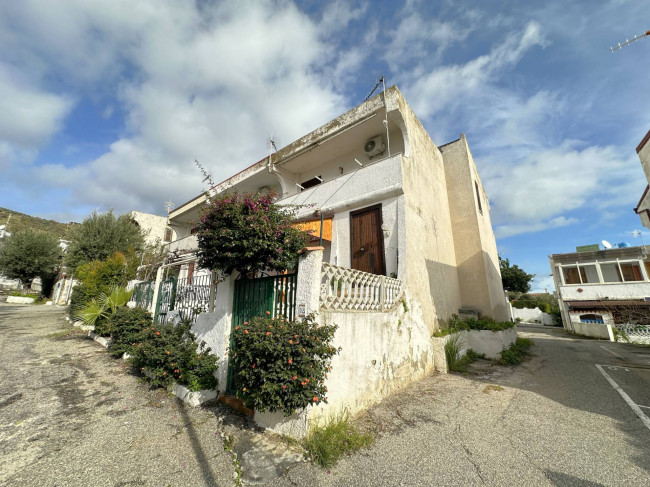 Appartamento in affitto a Stalettì