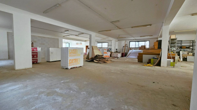 Opificio in affitto a Montepaone