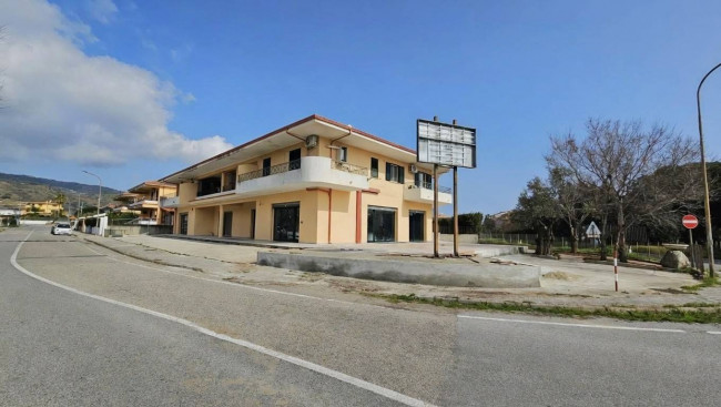 Opificio in affitto a Montepaone