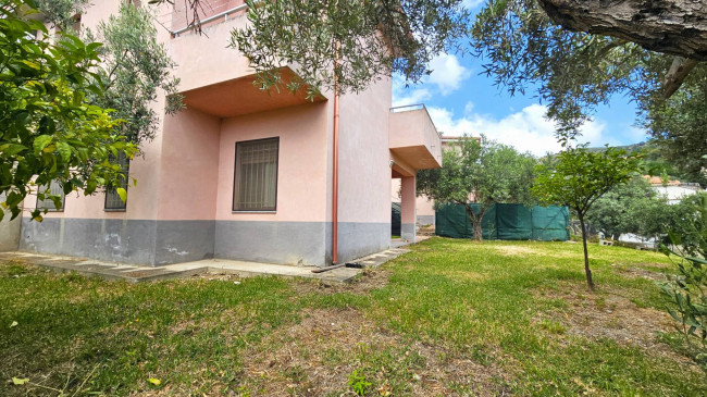 Appartamento in vendita a Stalettì