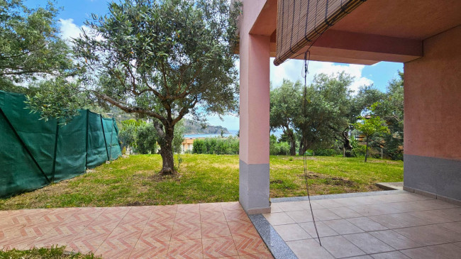 Appartamento in vendita a Stalettì