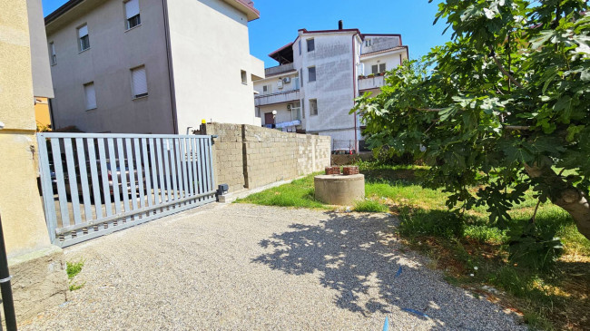Appartamento in vendita a Stalettì