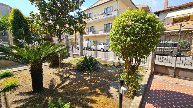Appartamento in vendita a Stalettì