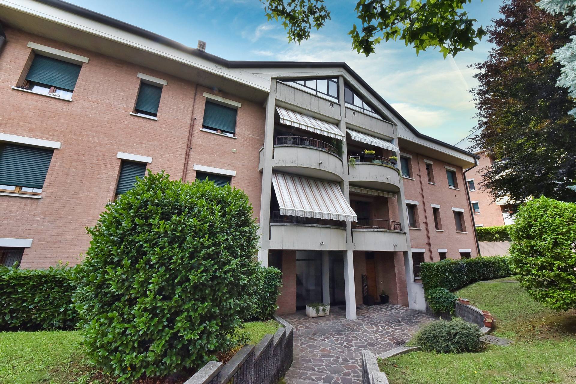Appartamento in vendita a Solaro