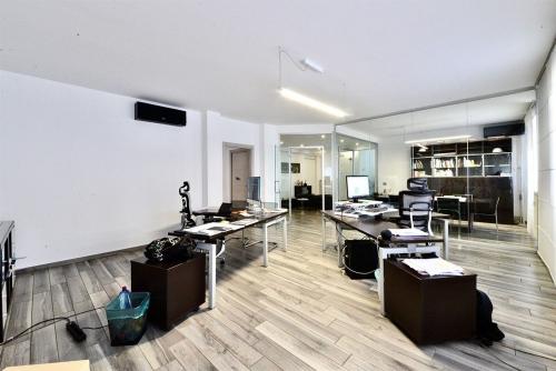 Studio/Ufficio in vendita a Caronno Pertusella