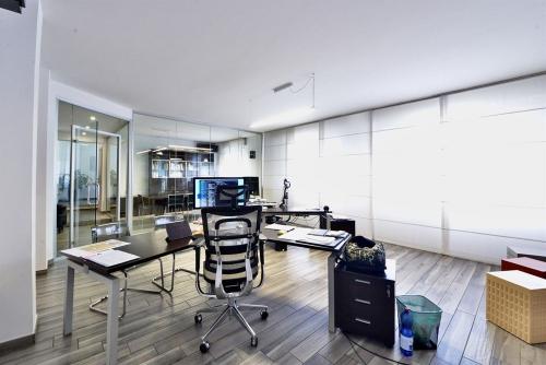 Studio/Ufficio in vendita a Caronno Pertusella