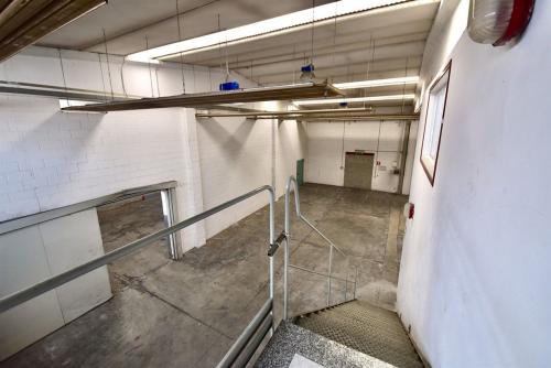 Capannone in vendita a Solaro