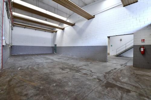 Capannone in vendita a Solaro