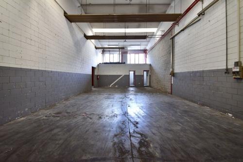 Capannone in vendita a Solaro