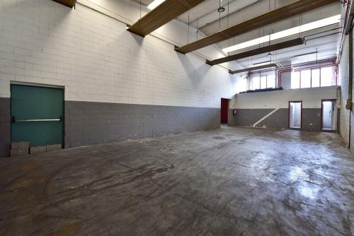 Capannone in vendita a Solaro