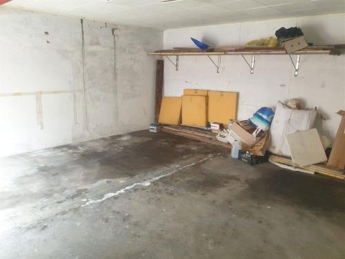 Box o garage in vendita a Solaro