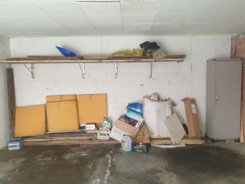 Box o garage in vendita a Solaro