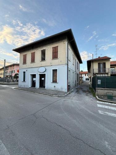 Locale commerciale in vendita a Rovellasca