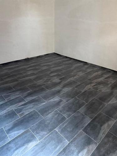 Locale commerciale in vendita a Rovellasca