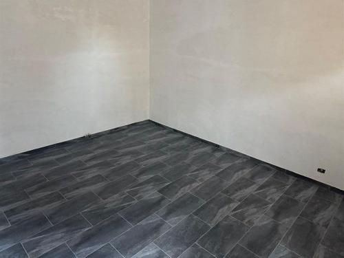 Locale commerciale in vendita a Rovellasca