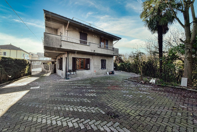 Appartamento in vendita a Limbiate