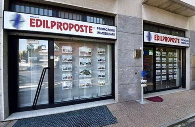 Agenzia immobiliare a Solaro