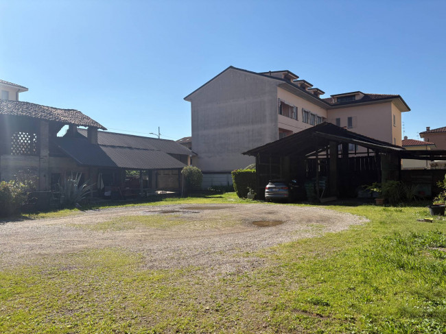 Casa singola in vendita a Solaro