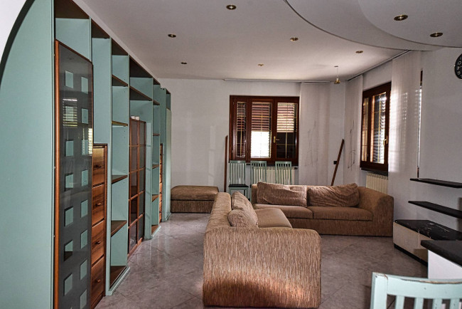 Appartamento in vendita a Limbiate