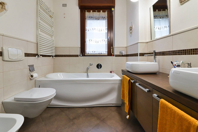 Appartamento in vendita a Solaro