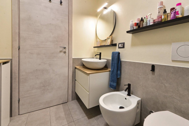 Appartamento in vendita a Garbagnate Milanese