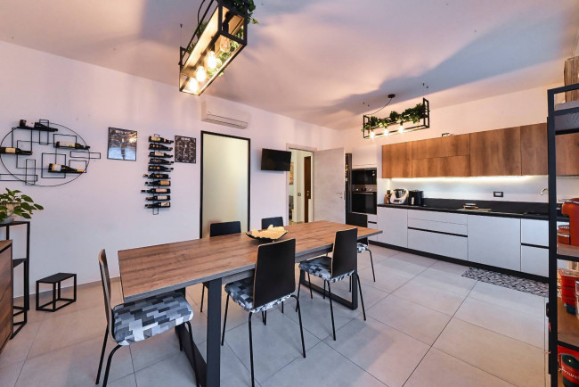 Appartamento in vendita a Garbagnate Milanese