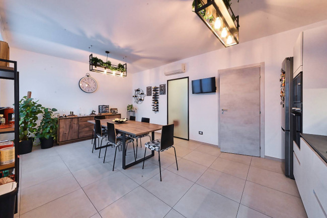 Appartamento in vendita a Garbagnate Milanese